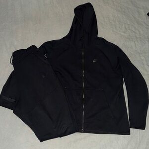Mens Nike Tech Fleece Tracksuit (Black/Black)